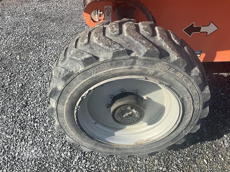 Telescopic Boom Lift - View 2